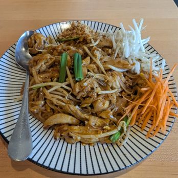 Luck Gai Cafe - Chicken Pad Thai - Chicken Shop Near Me - Anaheim, California
