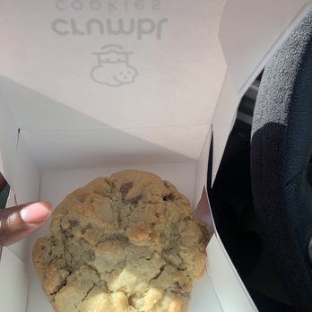Crumbl - Virginia Beach - Chocolate chip cookie - Bakeries Near Me - Virginia Beach, Virginia Crumbl - Virginia Beach - Chocolate chip cookie - Bakeries Near Me - Virginia Beach, Virginia