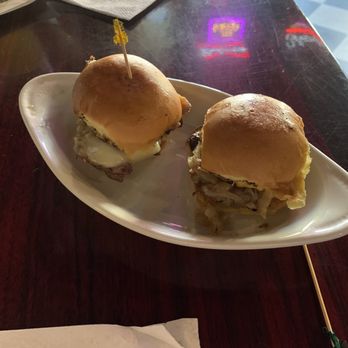 Fat Harry's - Classic Slider and Skirt Steak Slider both very good - Bars Near Me - New Orleans, Louisiana