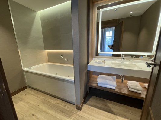 Círculo Gran Vía, Autograph Collection by null