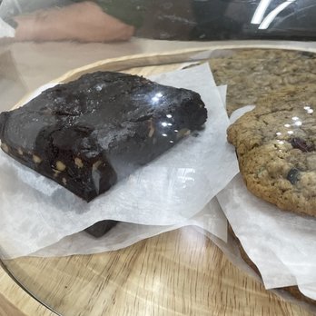 nubeigel - Vegan fudge brownies and oatmeal raisin cookies - Bagels Near Me - Cleveland Heights, Ohio nubeigel - Vegan fudge brownies and oatmeal raisin cookies - Bagels Near Me - Cleveland Heights, Ohio