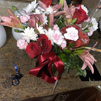 Elizabeth Flower House - Florists Near Me - Elizabeth, New Jersey