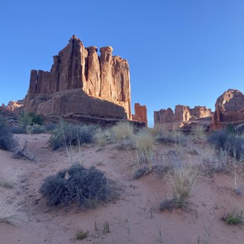 Arches National Park - Views from the Park Avenue trail - Parks Near Me Arches National Park - Views from the Park Avenue trail - Parks Near Me