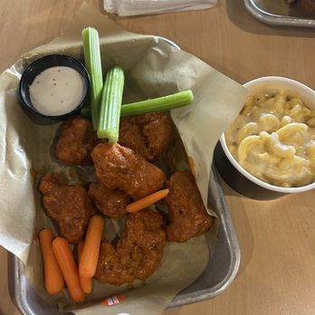 Buffalo Wild Wings - Mac & Cheese - Chicken Wings Near Me - Orange, California