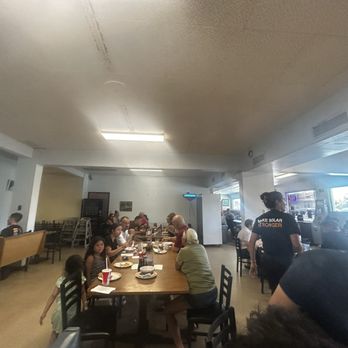 Tasty Crust Restaurant - inside - Breakfast & Brunch Near Me - Wailuku, Hawaii
