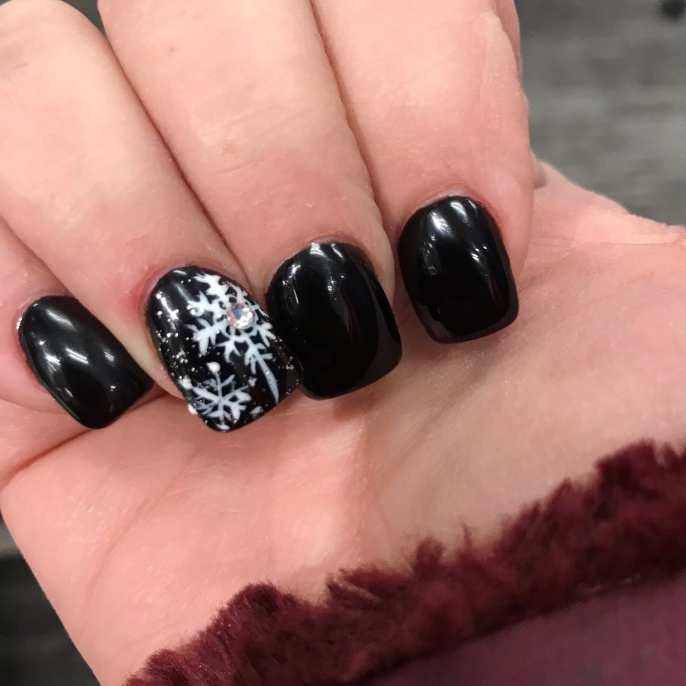 Evian Spa - These are my nails. I Found a picture online and he did it exactly as he saw it! - Nail Salons Near Me - Selden, New York