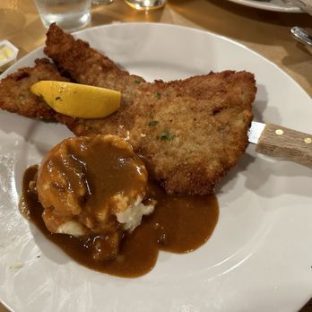 Das Schnitzel Haus - Das Schnitzel (Veal) - German Near Me - Parma, Ohio