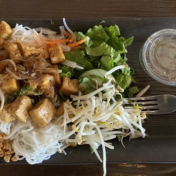 Yen's Kitchen - I5. Stir Rice Noodle with tofu - Vietnamese Near Me - Lake Worth, Florida Yen's Kitchen - I5. Stir Rice Noodle with tofu - Vietnamese Near Me - Lake Worth, Florida