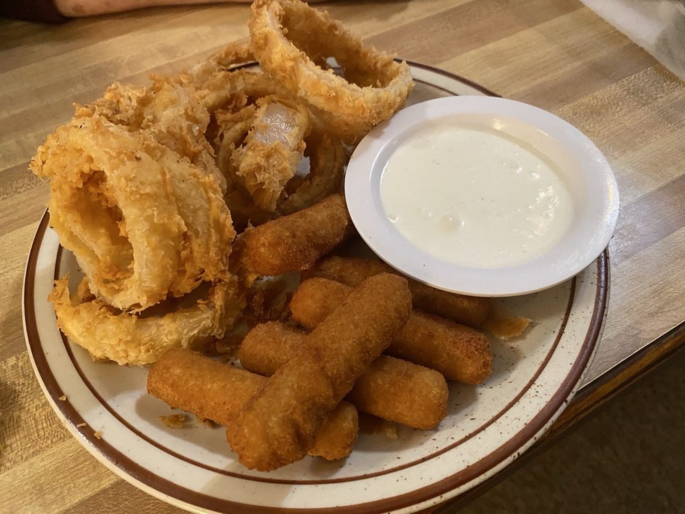 Food from Terry’s Sale Barn Cafe