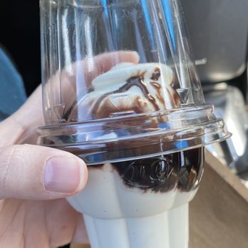 Dairy Queen Grill & Chill - Hot fudge sundae - Fast Food Near Me - Sacramento, California Dairy Queen Grill & Chill - Hot fudge sundae - Fast Food Near Me - Sacramento, California