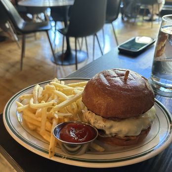 Harper's Garden - Cheeseburger - Tapas/Small Plates Near Me - Philadelphia, Pennsylvania