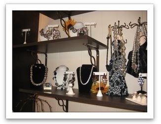 Samantha Lawrence Salon & Boutique Logo