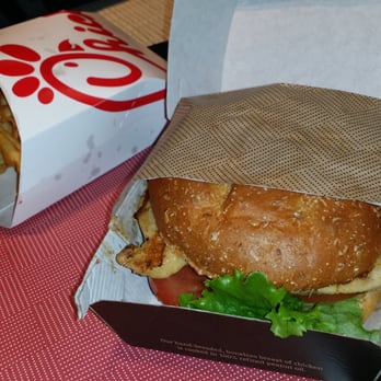 Chick-fil-A - Grilled chicken sandwich! - Fast Food Near Me - Pasadena, California