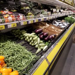Andrew & Emily's No Frills