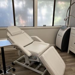 Radiance Wellness & Aesthetics - Laser room