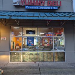Yummy Deli - Storefront