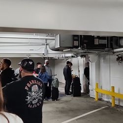 Hertz Rent A Car - Line