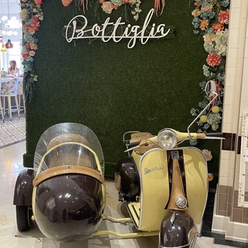Bottiglia - Decor so CUTE - Italian Near Me - Henderson, Nevada Bottiglia - Decor so CUTE - Italian Near Me - Henderson, Nevada