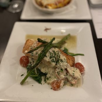 Vitello's Restaurant - Tuscan Salmon - Italian Near Me - Studio City, California Vitello's Restaurant - Tuscan Salmon - Italian Near Me - Studio City, California