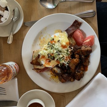Tilikum Place Cafe - Bacon egg Benedict - New American Near Me - Seattle, Washington