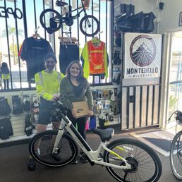 My girlfriend, store employee Aventon pace e- bike