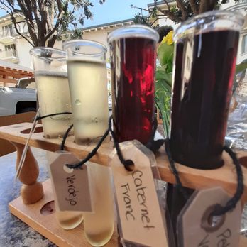 The Wine Experience - Wine flight - Wine Bars Near Me - Monterey, California The Wine Experience - Wine flight - Wine Bars Near Me - Monterey, California
