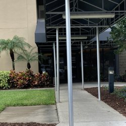 Chriss & Associates - Outside of the Physicians' Office Building. Dr. Chriss' office is on the third floor.