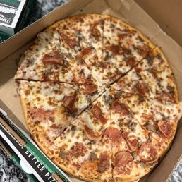 pepperoni & beef pizza pepperoni & beef pizza
