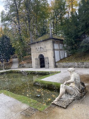 Schloss Hellbrunn by null