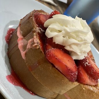 @ The Diner - Strawberry stuffed French toast - Breakfast & Brunch Near Me - Orlando, Florida @ The Diner - Strawberry stuffed French toast - Breakfast & Brunch Near Me - Orlando, Florida