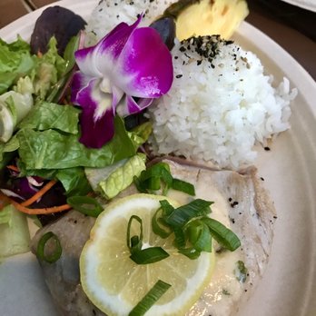Barefoot Beach Cafe - Catch of the day Ahi in garlic butter - Breakfast & Brunch Near Me - Honolulu, Hawaii