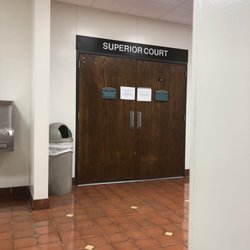 San Fernando Court - Waiting ‍