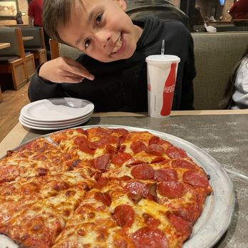 Toppers Pizza Place - Half cheese half pepperoni pizza and son - Pizza Near Me - Oxnard, California Toppers Pizza Place - Half cheese half pepperoni pizza and son - Pizza Near Me - Oxnard, California