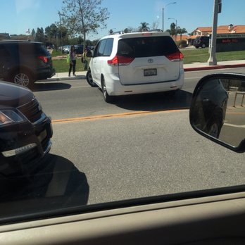 Mark Twain Elementary School - Parent making a u-turn in the middle of the street....nothing new, I see this all the time... - Elementary Schools Near Me - Riverside, California Mark Twain Elementary School - Parent making a u-turn in the middle of the street....nothing new, I see this all the time... - Elementary Schools Near Me - Riverside, California
