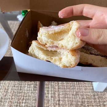 Anna's Hand Cut Donuts - They call this shit "Bavarian cream" - Donuts Near Me - West Roxbury, Massachusetts Anna's Hand Cut Donuts - They call this shit "Bavarian cream" - Donuts Near Me - West Roxbury, Massachusetts