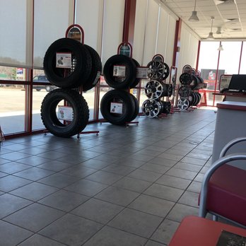 Discount Tire - Showroom - Tires Near Me - Urbandale, Iowa Discount Tire - Showroom - Tires Near Me - Urbandale, Iowa