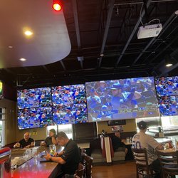 Boston's Restaurant & Sports Bar