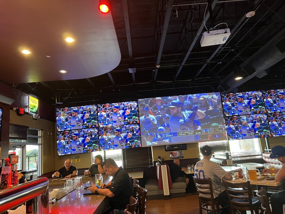 Boston's Restaurant & Sports Bar