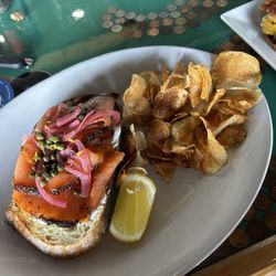 Riley's Pub - Lox of Love
