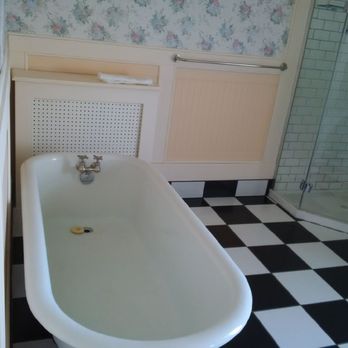 Marmora And Lake Inn - Just one of the rooms available - Bed & Breakfast Near Me - Marmora, Ontario