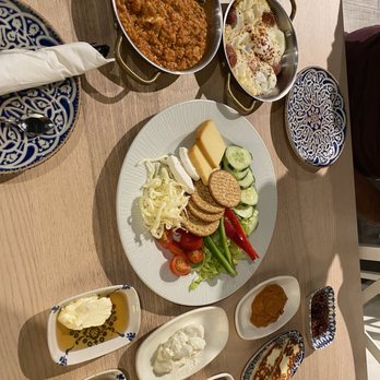 East West - Tysons - Coffee & Tea Near Me - Tysons, Virginia