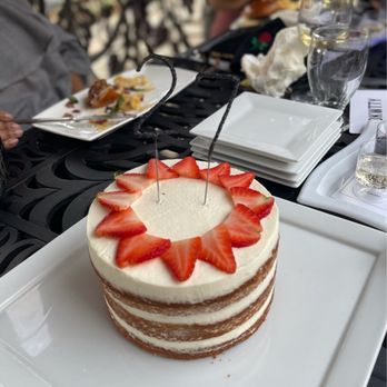 Potomac Point Winery - Strawberry naked wine cake - Wineries Near Me - Stafford, Virginia