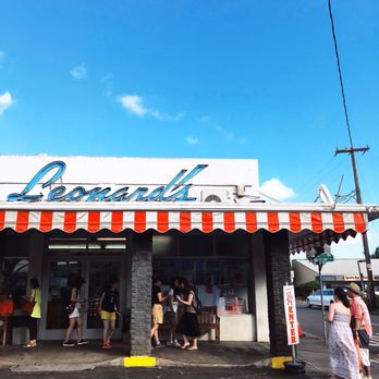Leonard's Bakery - Cute exterior - Bakeries Near Me - Honolulu, Hawaii