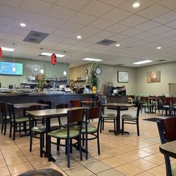 Lucky Tea & Sushi Cafe