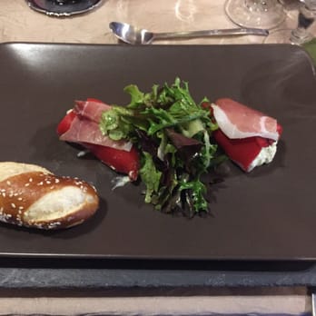 L'Etape Gourmande - Peppers stuffed with goat cheese, covered in prosciutto - French Near Me - Villandry, 37