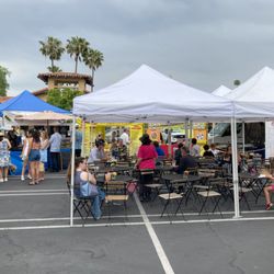 Rancho Santa Fe Farmers Market - good place to grab a table after grabbing a bite from a food vendor