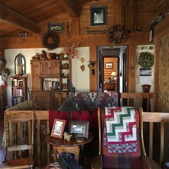 Canyon Wren Bed and Breakfast - Amazing eclectic antiques and decor - Bed & Breakfast Near Me - Bluff, Utah Canyon Wren Bed and Breakfast - Amazing eclectic antiques and decor - Bed & Breakfast Near Me - Bluff, Utah