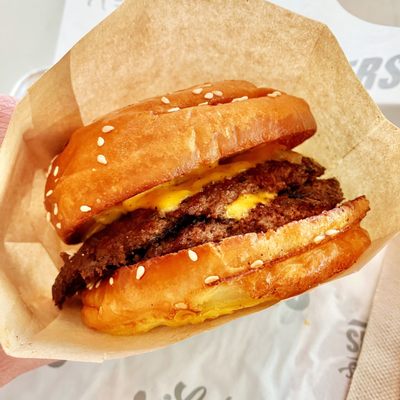 Lola's Burgers by null