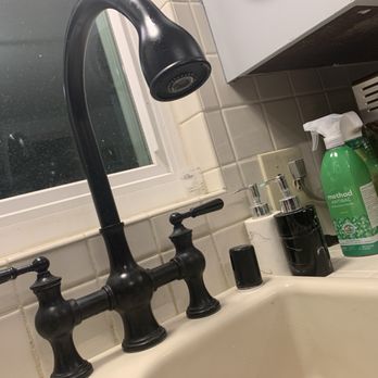 LV Plumbing - Kitchen faucet that was loose but now it's secure af - Plumbing Near Me LV Plumbing - Kitchen faucet that was loose but now it's secure af - Plumbing Near Me