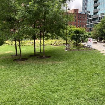 Bennett Park - Bring your furry family member(s) here! - Parks Near Me - Chicago, Illinois Bennett Park - Bring your furry family member(s) here! - Parks Near Me - Chicago, Illinois
